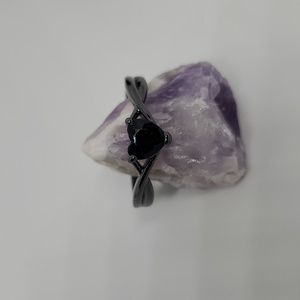 Black crystal heart ring size 9🖤